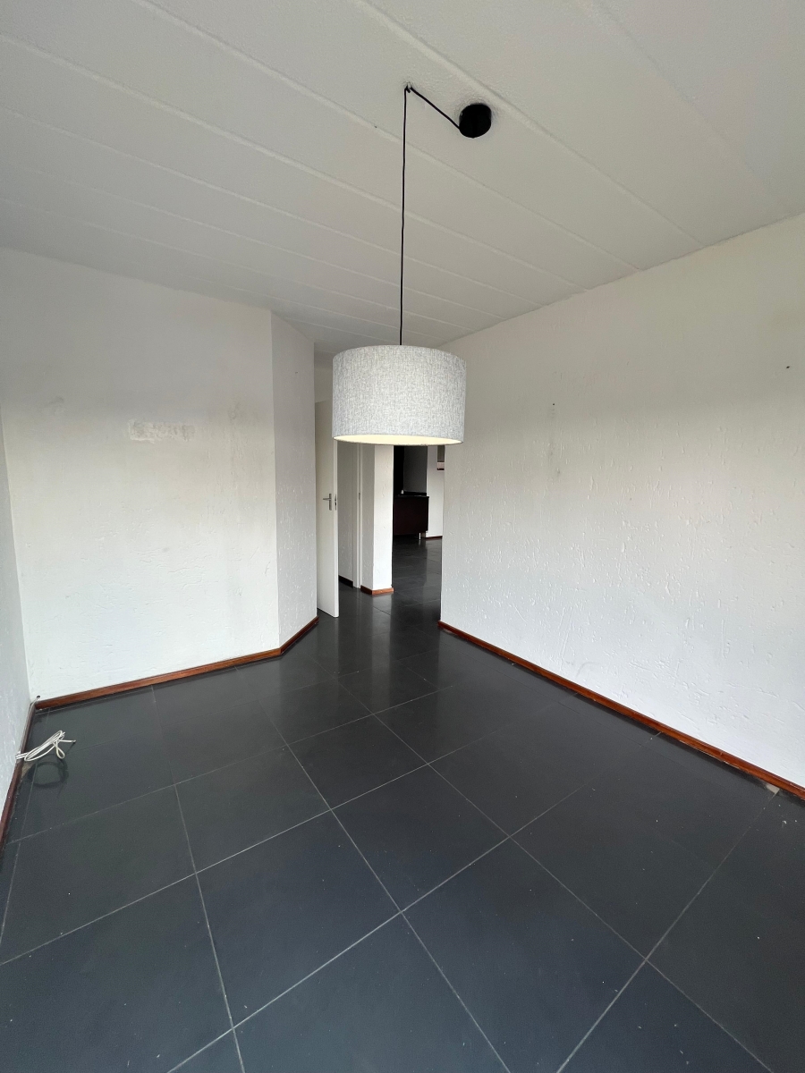 To Let 2 Bedroom Property for Rent in Glenvista Gauteng