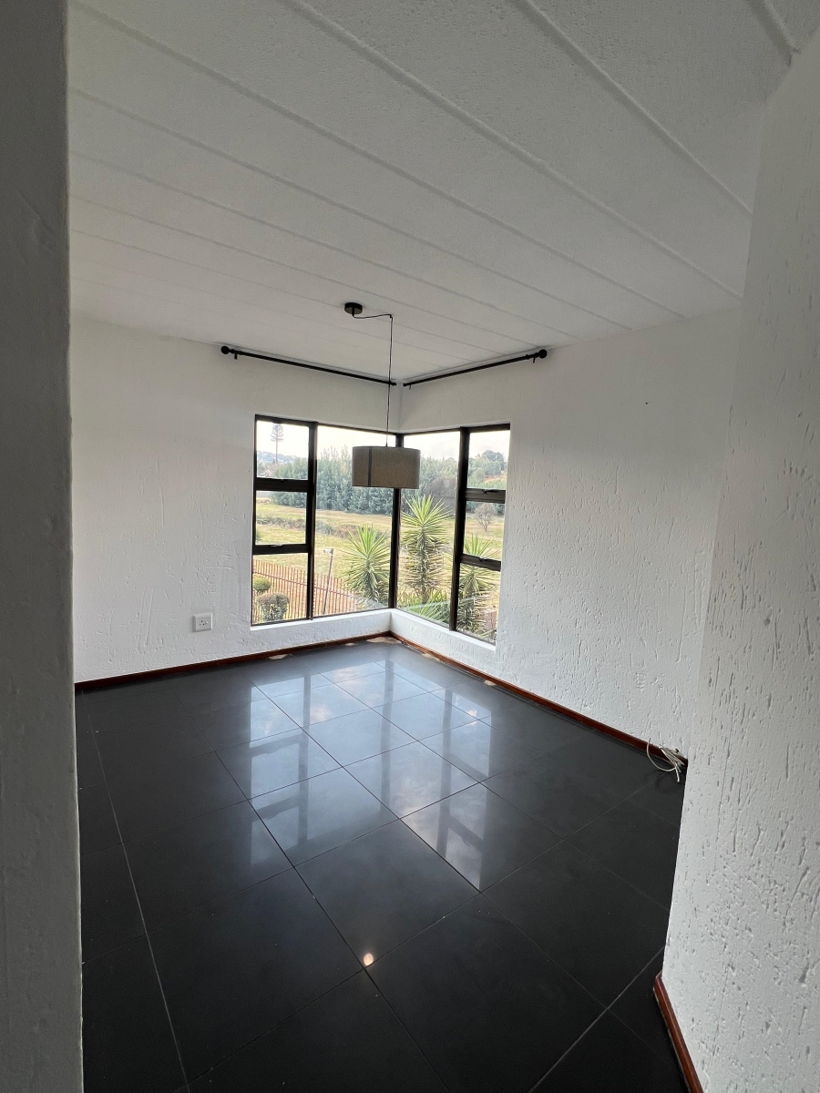 To Let 2 Bedroom Property for Rent in Glenvista Gauteng