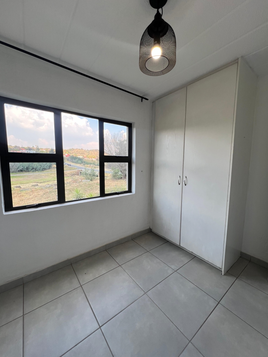To Let 2 Bedroom Property for Rent in Glenvista Gauteng