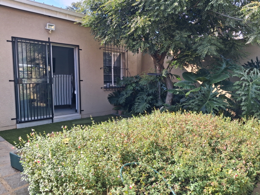 3 Bedroom Property for Sale in Buurendal Gauteng
