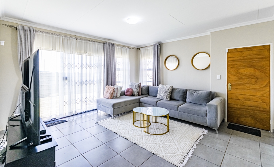 3 Bedroom Property for Sale in Toekomsrus Gauteng