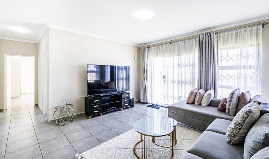 3 Bedroom Property for Sale in Toekomsrus Gauteng