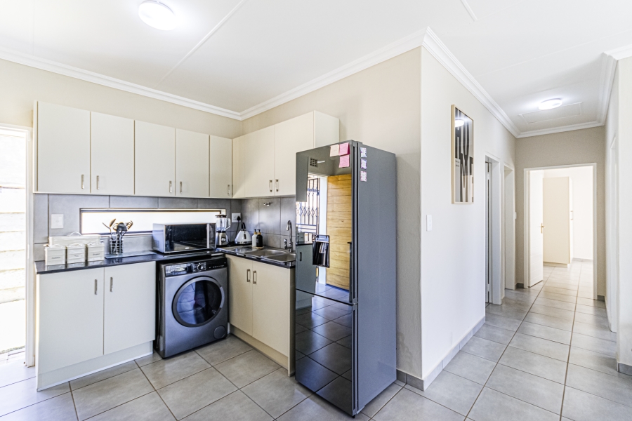 3 Bedroom Property for Sale in Toekomsrus Gauteng