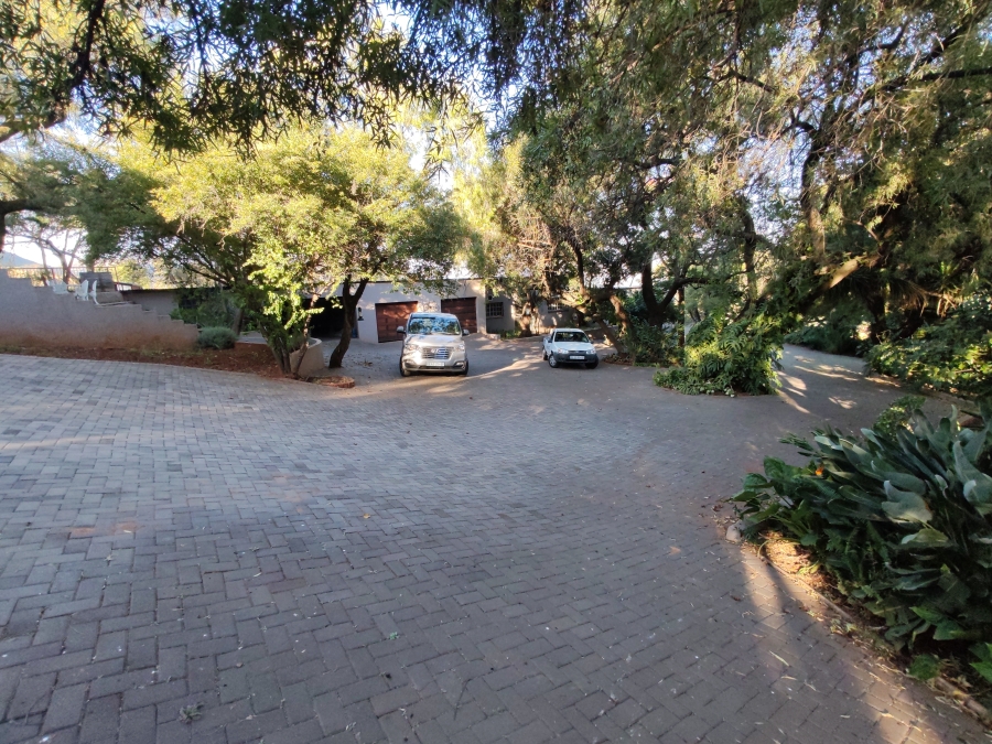 6 Bedroom Property for Sale in Kameeldrift West Gauteng