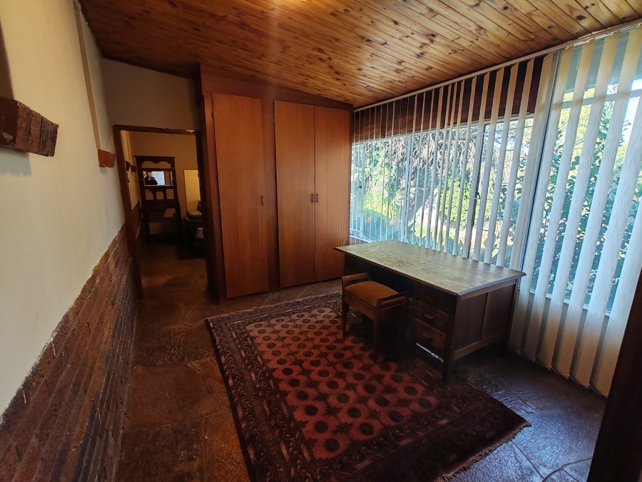 6 Bedroom Property for Sale in Kameeldrift West Gauteng