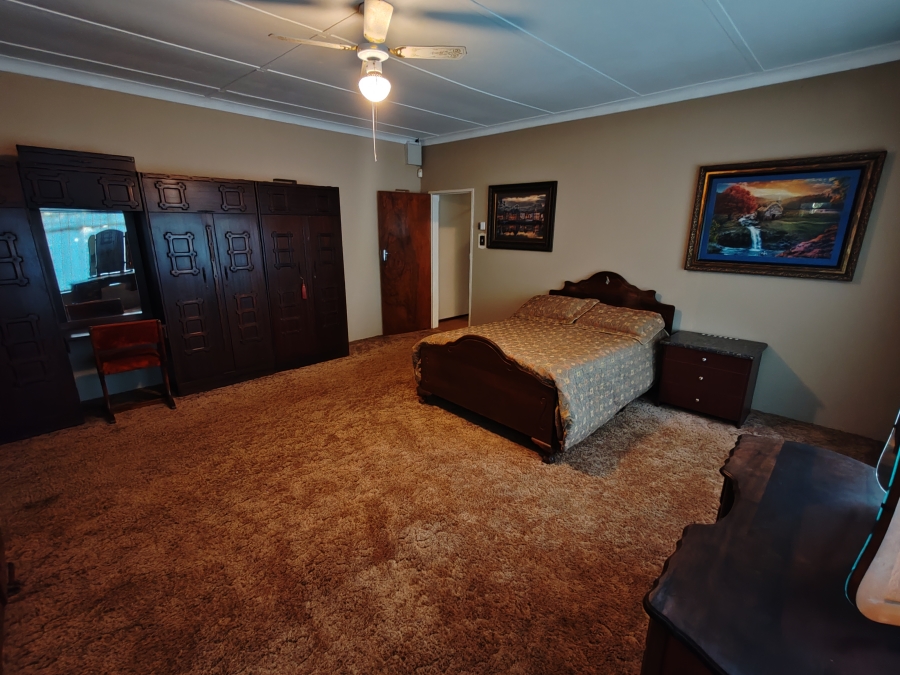 6 Bedroom Property for Sale in Kameeldrift West Gauteng