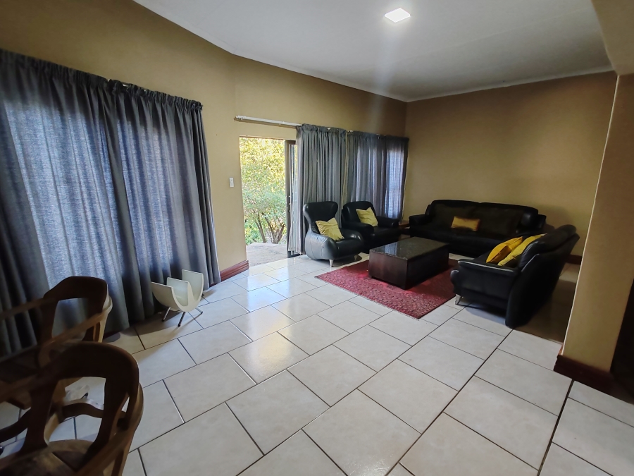 6 Bedroom Property for Sale in Kameeldrift West Gauteng