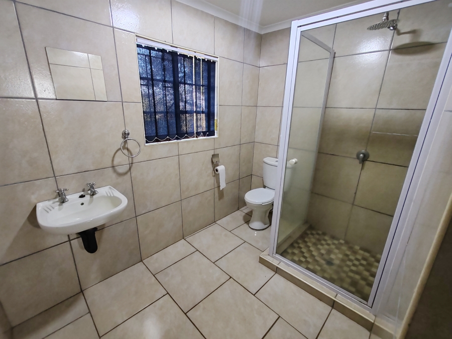 6 Bedroom Property for Sale in Kameeldrift West Gauteng