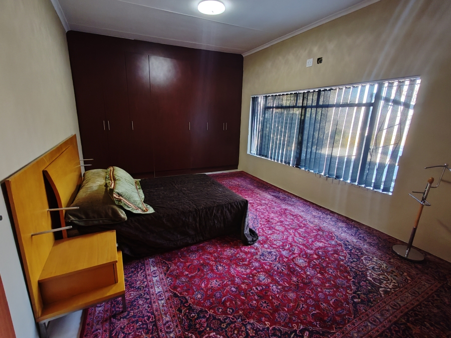 6 Bedroom Property for Sale in Kameeldrift West Gauteng