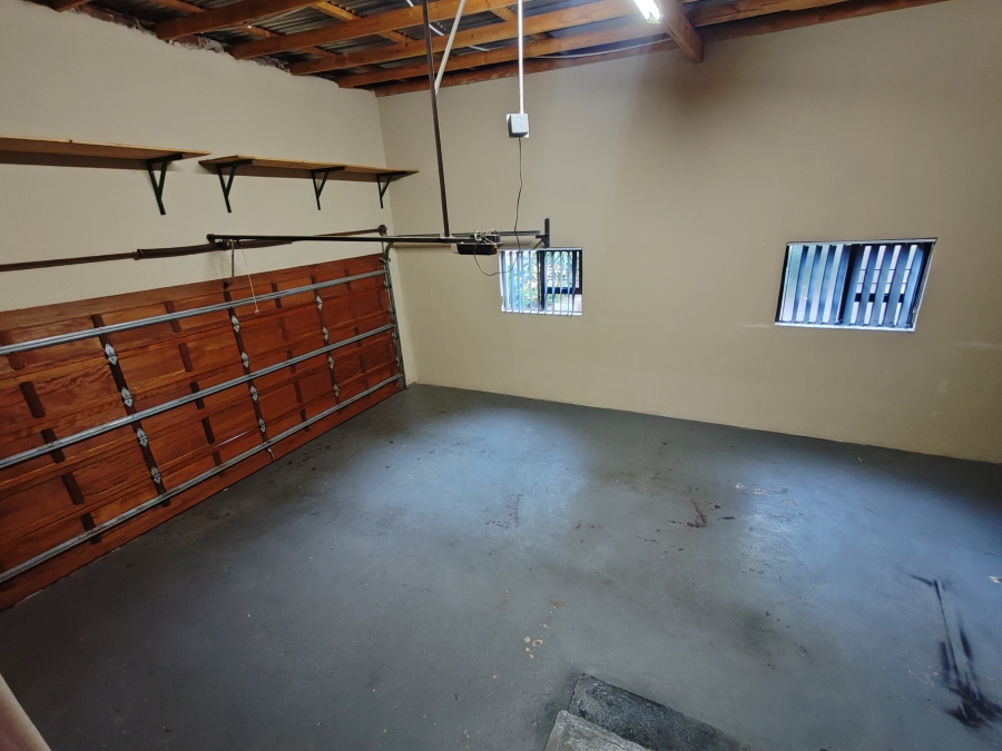 6 Bedroom Property for Sale in Kameeldrift West Gauteng