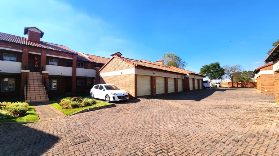 2 Bedroom Property for Sale in Mooikloof Ridge Gauteng
