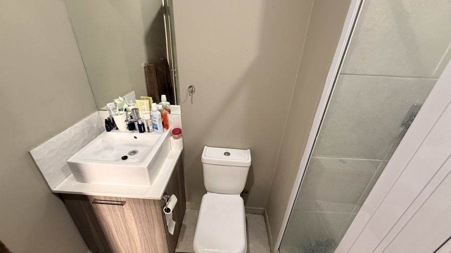 1 Bedroom Property for Sale in Rosebank Gauteng