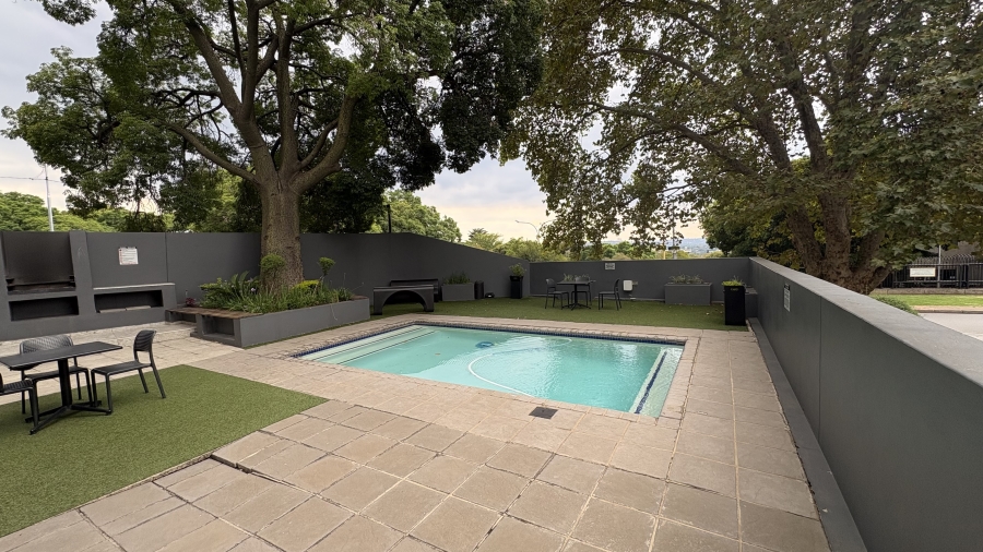 1 Bedroom Property for Sale in Rosebank Gauteng