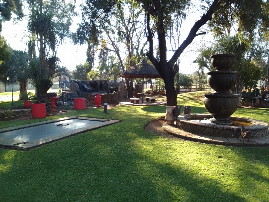 7 Bedroom Property for Sale in Mantevrede Gauteng