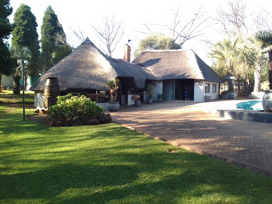 7 Bedroom Property for Sale in Mantevrede Gauteng