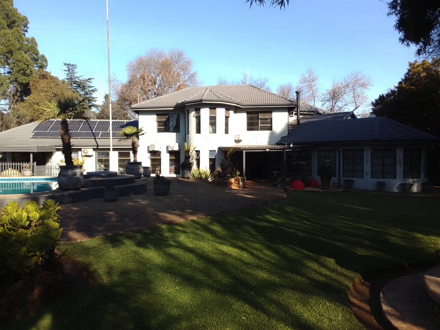 7 Bedroom Property for Sale in Mantevrede Gauteng