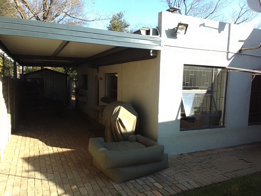 7 Bedroom Property for Sale in Mantevrede Gauteng