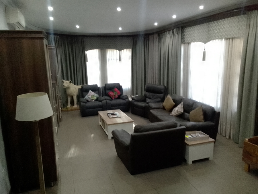 7 Bedroom Property for Sale in Mantevrede Gauteng