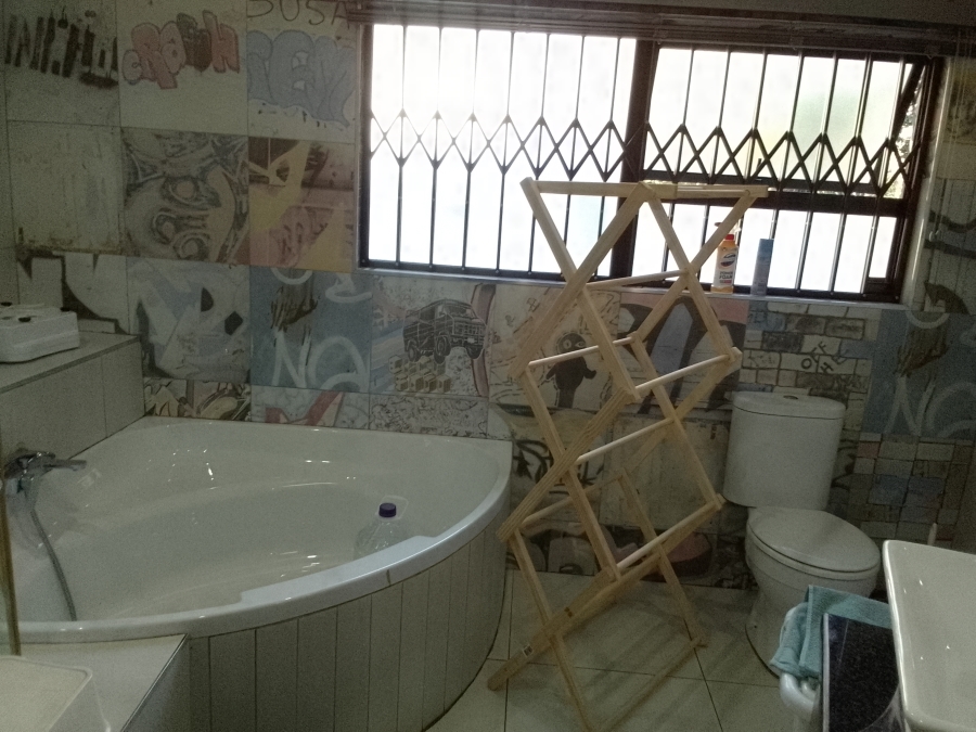 7 Bedroom Property for Sale in Mantevrede Gauteng