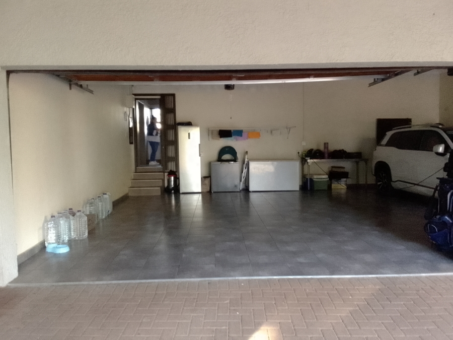 7 Bedroom Property for Sale in Mantevrede Gauteng