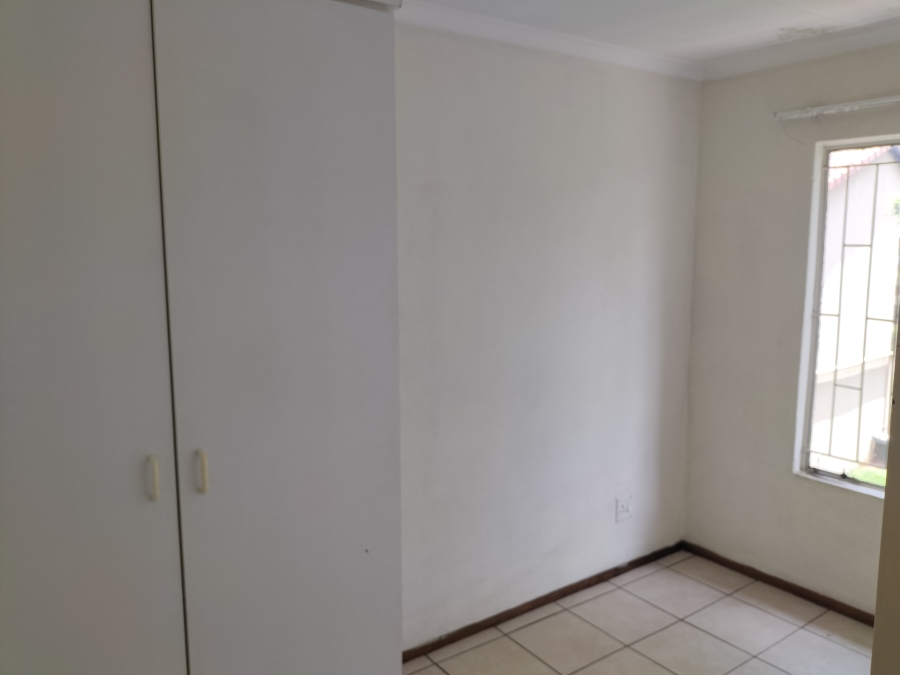2 Bedroom Property for Sale in Lakefield Gauteng