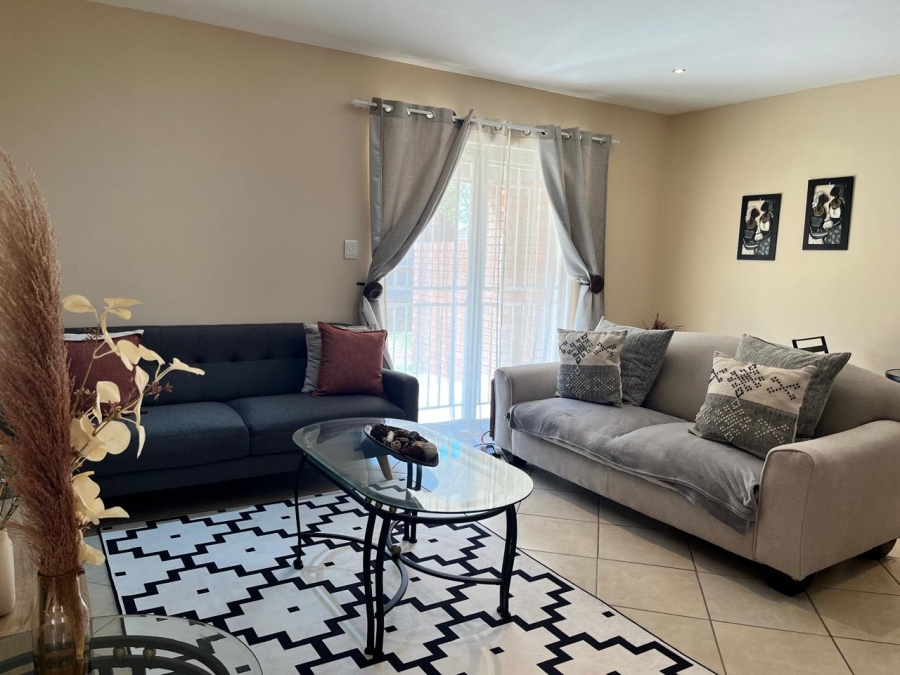 2 Bedroom Property for Sale in Monavoni Gauteng