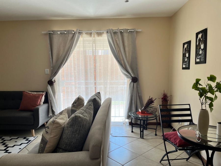 2 Bedroom Property for Sale in Monavoni Gauteng