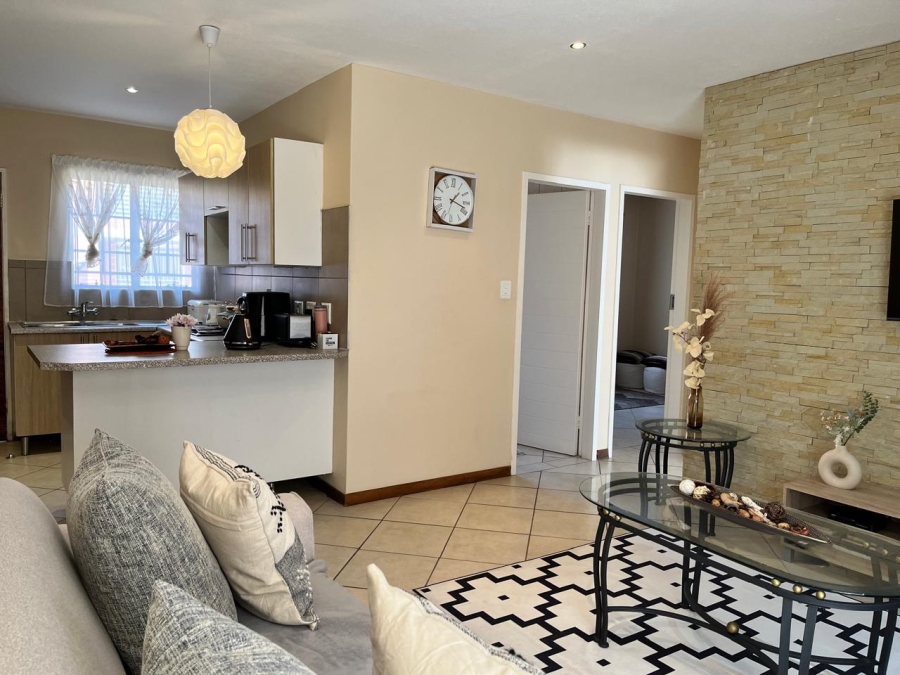 2 Bedroom Property for Sale in Monavoni Gauteng