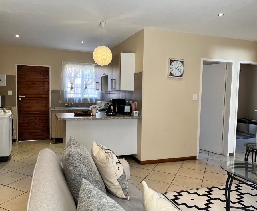 2 Bedroom Property for Sale in Monavoni Gauteng
