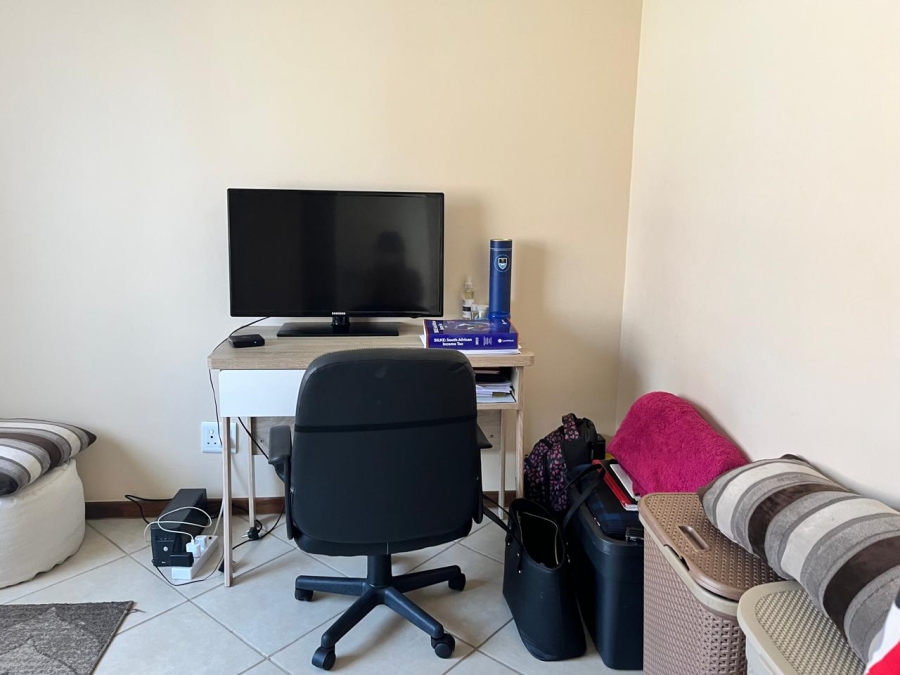 2 Bedroom Property for Sale in Monavoni Gauteng