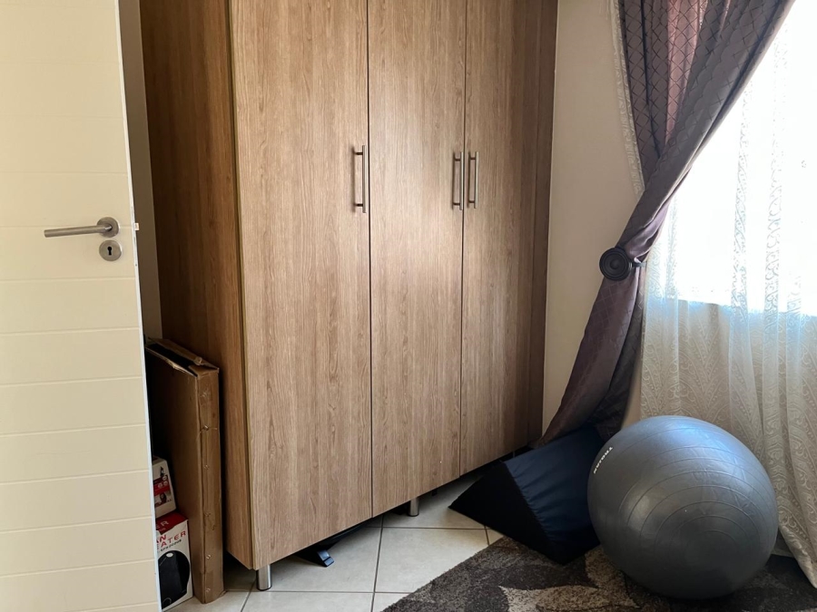 2 Bedroom Property for Sale in Monavoni Gauteng