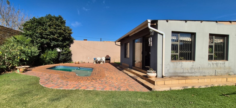 3 Bedroom Property for Sale in Casseldale Gauteng