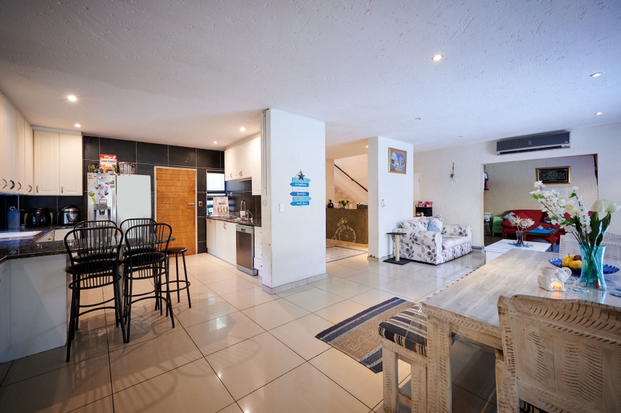 4 Bedroom Property for Sale in Halfway Gardens Gauteng