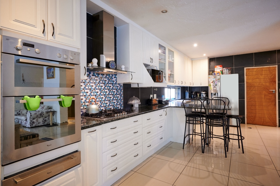 4 Bedroom Property for Sale in Halfway Gardens Gauteng