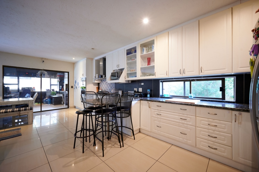 4 Bedroom Property for Sale in Halfway Gardens Gauteng