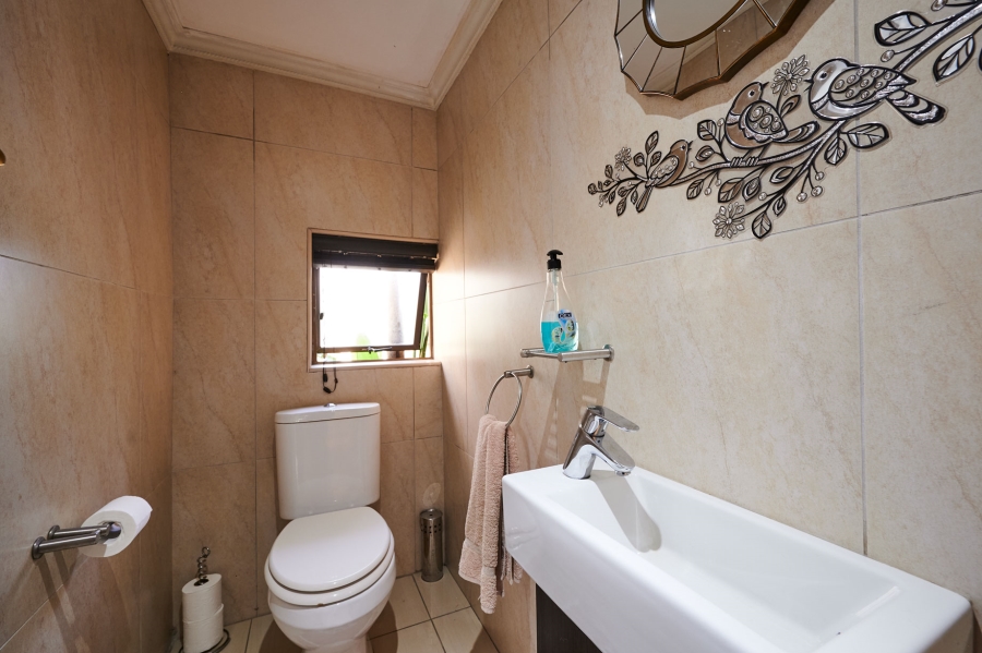 4 Bedroom Property for Sale in Halfway Gardens Gauteng