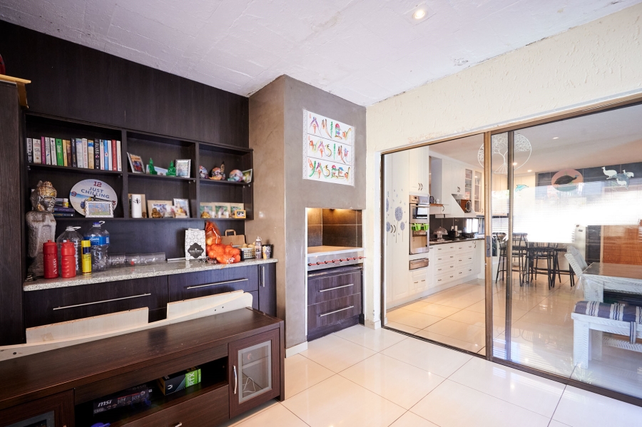 4 Bedroom Property for Sale in Halfway Gardens Gauteng