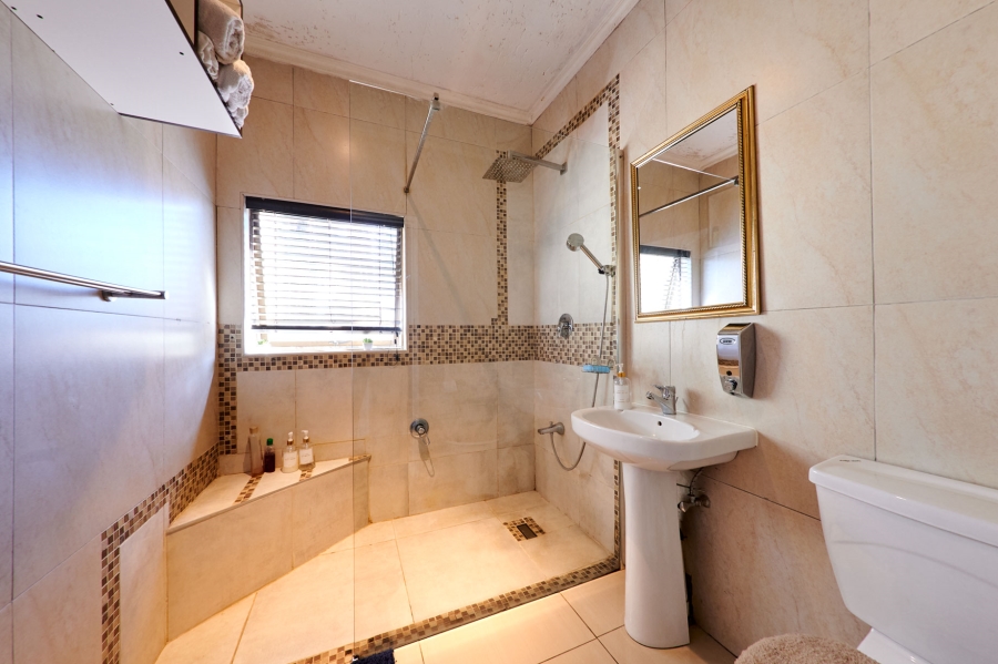 4 Bedroom Property for Sale in Halfway Gardens Gauteng