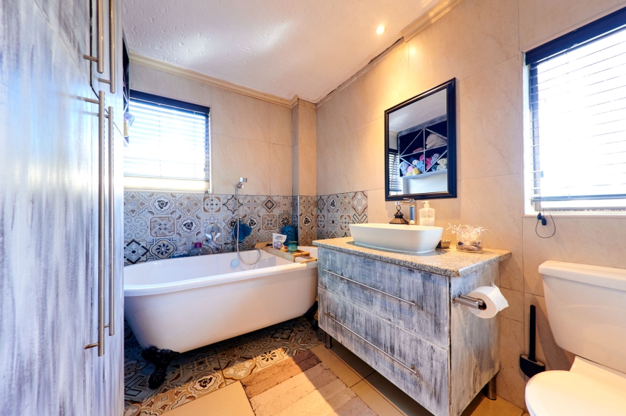 4 Bedroom Property for Sale in Halfway Gardens Gauteng