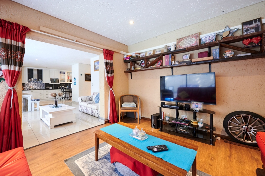 4 Bedroom Property for Sale in Halfway Gardens Gauteng