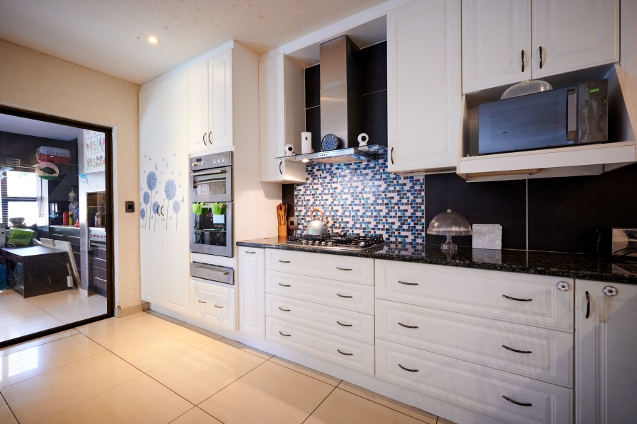 4 Bedroom Property for Sale in Halfway Gardens Gauteng