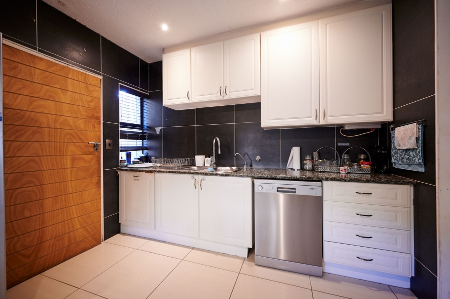 4 Bedroom Property for Sale in Halfway Gardens Gauteng