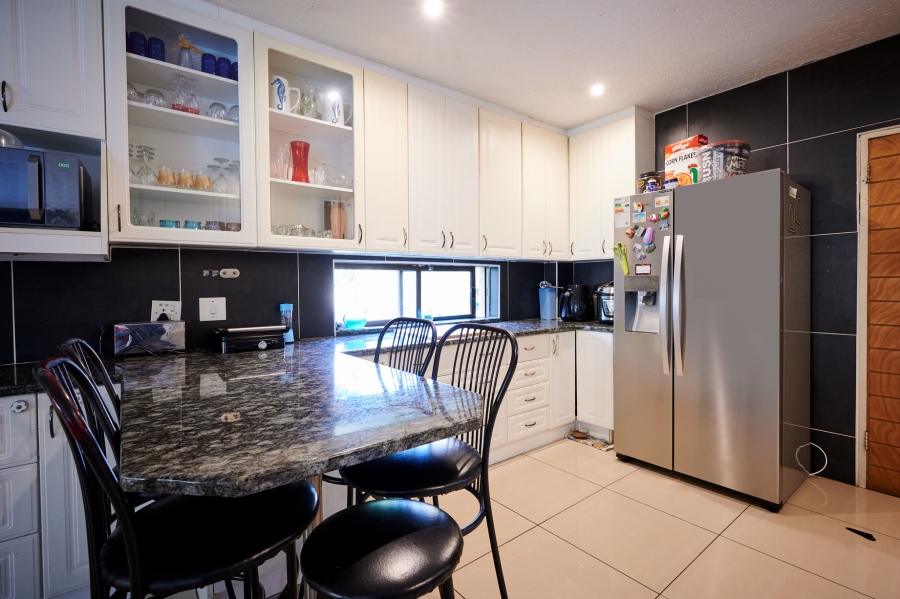 4 Bedroom Property for Sale in Halfway Gardens Gauteng