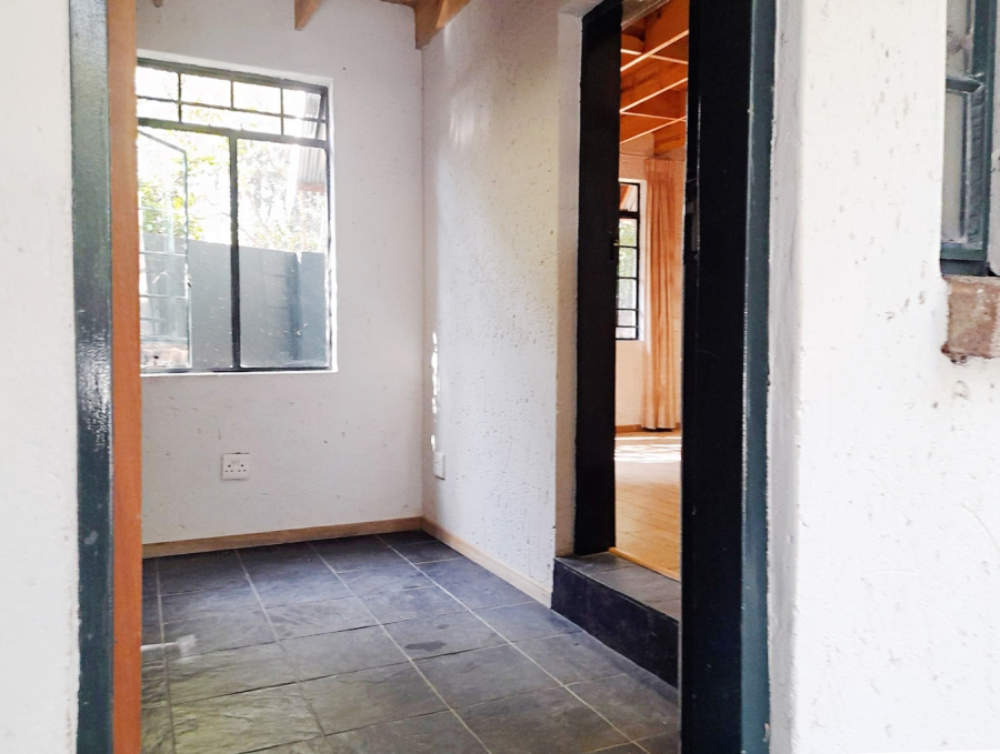 To Let 2 Bedroom Property for Rent in Bryanston Gauteng