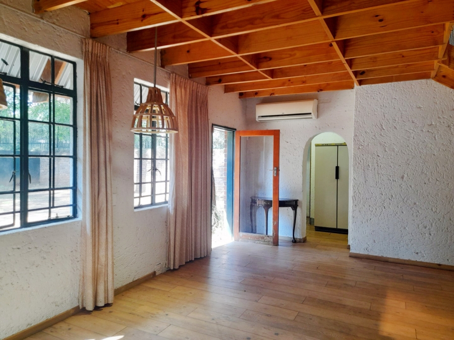 To Let 2 Bedroom Property for Rent in Bryanston Gauteng