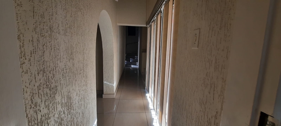 4 Bedroom Property for Sale in Laudium Gauteng