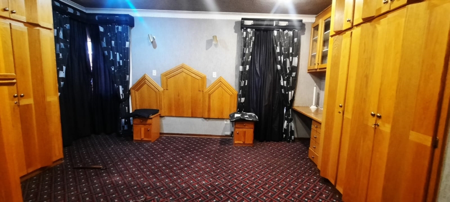 4 Bedroom Property for Sale in Laudium Gauteng