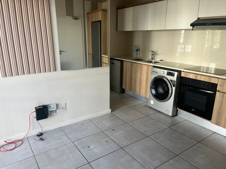 1 Bedroom Property for Sale in Crowthorne AH Gauteng