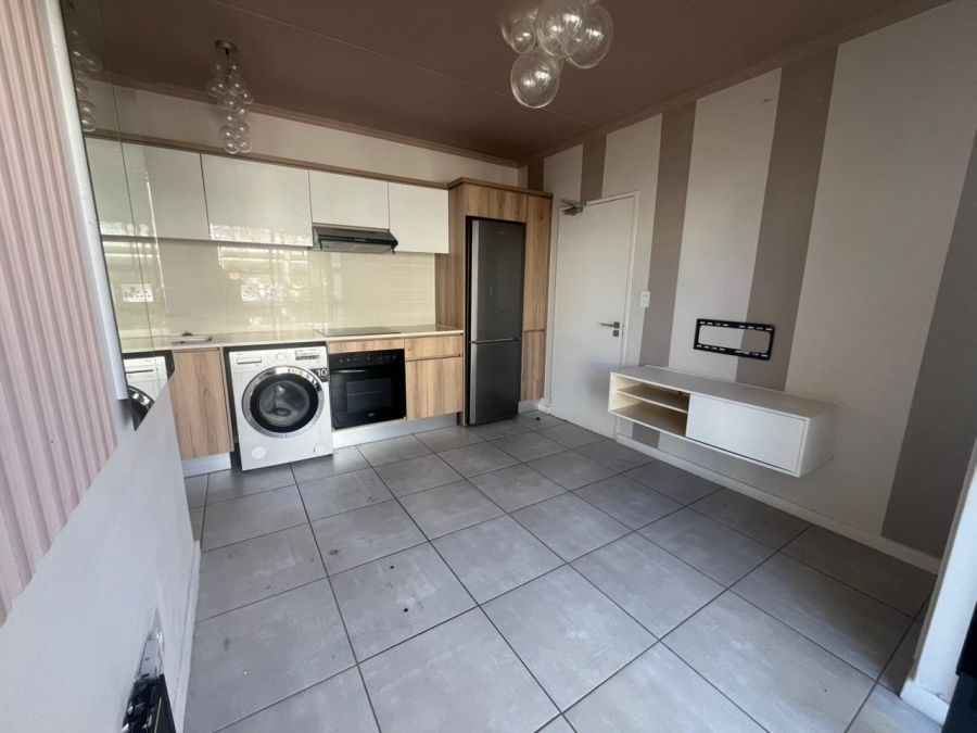 1 Bedroom Property for Sale in Crowthorne AH Gauteng