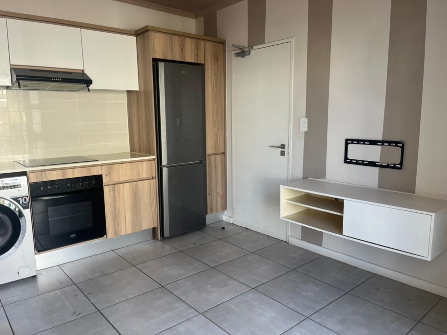 1 Bedroom Property for Sale in Crowthorne AH Gauteng